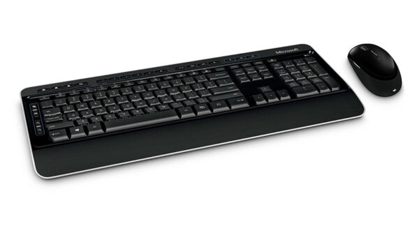 The Microsoft Wireless Desktop 3050 Keyboard and Mouse Set packs an abundance of convenient functions into sleek